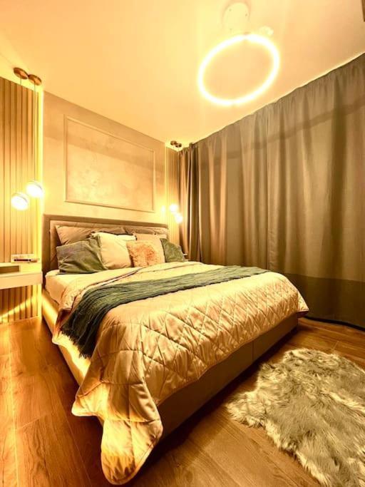 Luxury Pearl With Parking Place In Holesovice Prag Exteriör bild